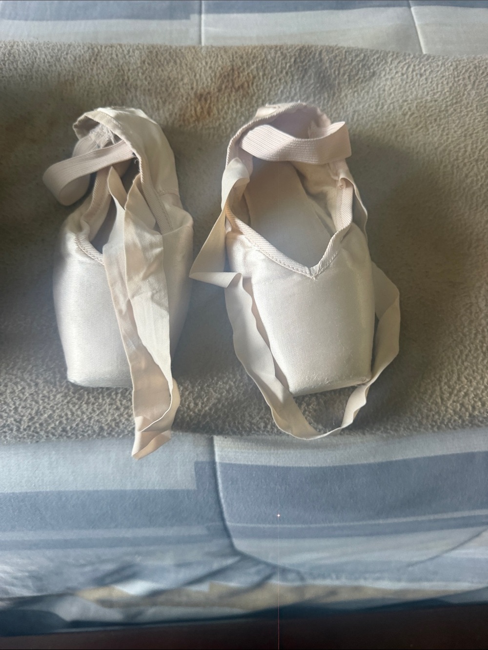 Kids Satin Ballet Pointe Shoes in Light Pink